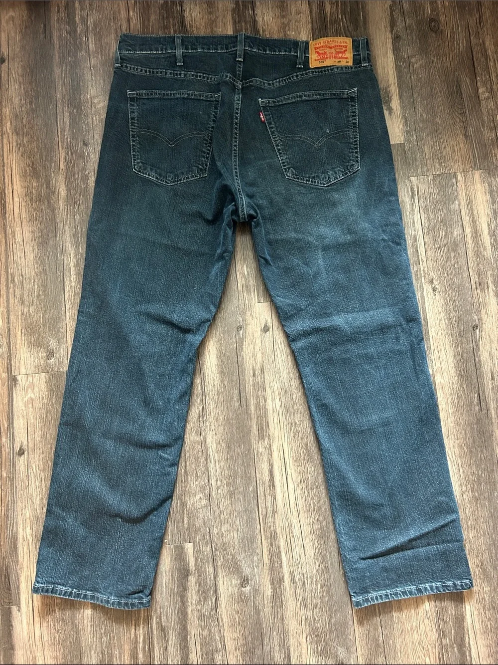 Levi's Men’s Jeans in Dark Blue Wash - Relaxed Fit